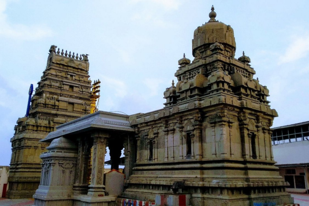 Visiting the Arupadai Veedu Murugan Temple