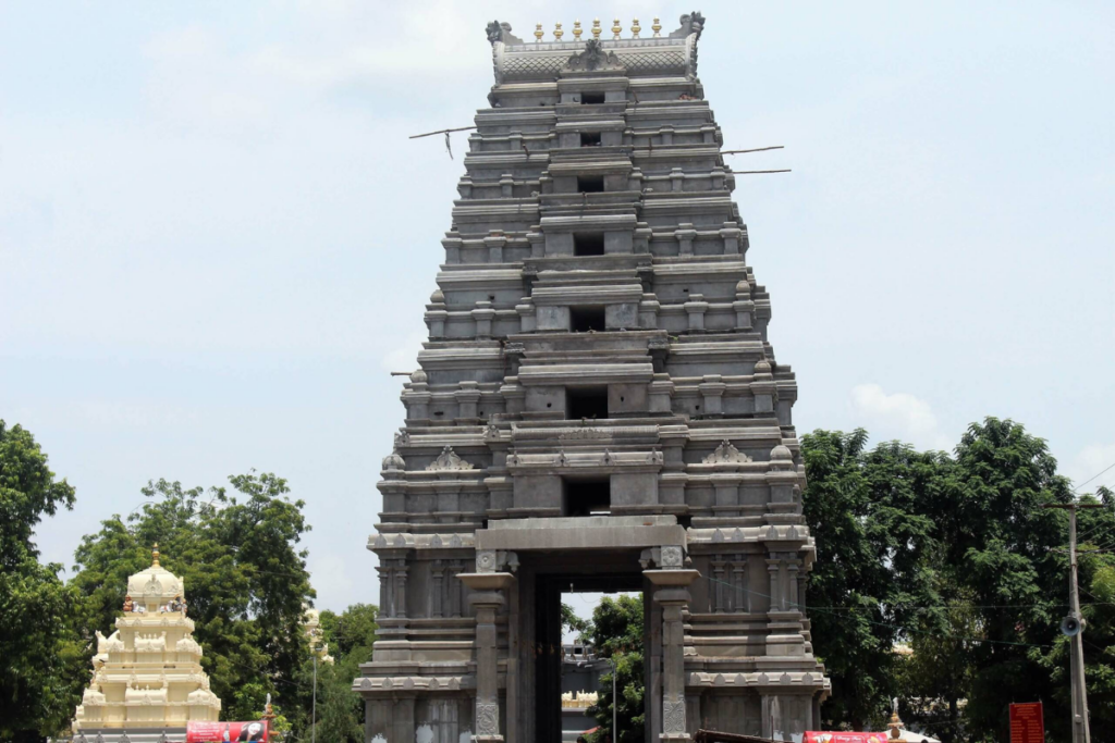 General Amaravathi Temple Timings