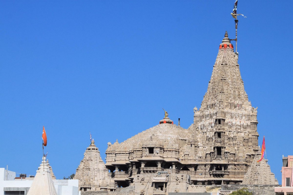 How to Reach Dwarka Temple