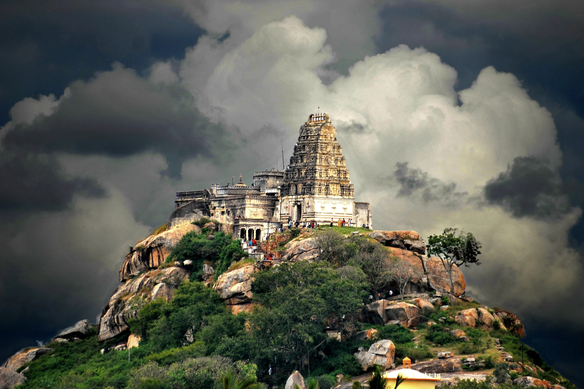 melukote temple timings